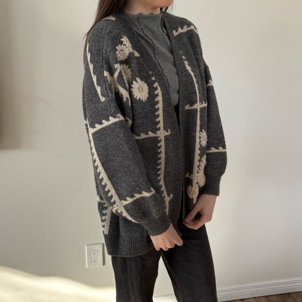 Anthropologie Gray and Cream Patterned Cardigan